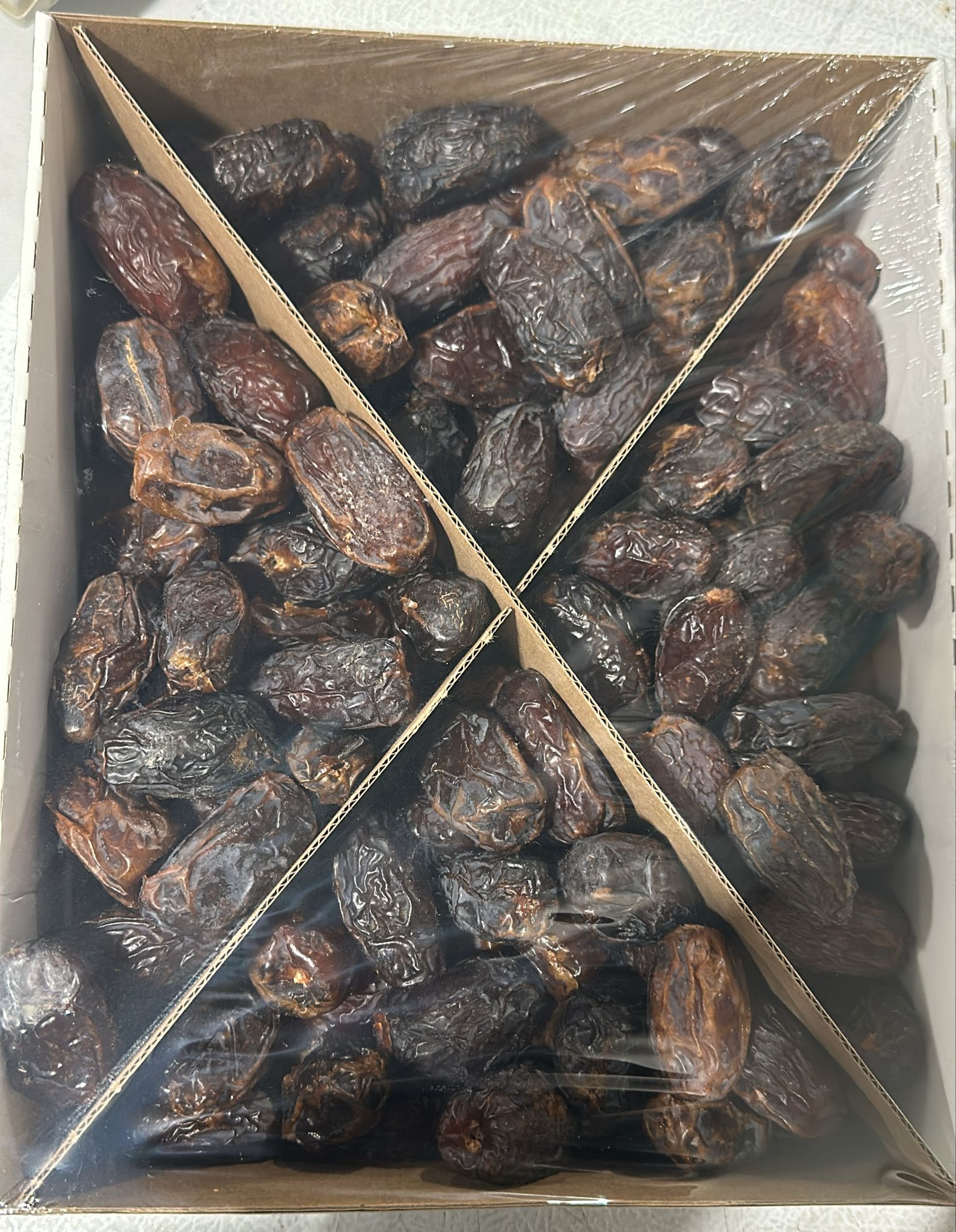 Dates:Kml Pasha Sweet medjools 4lb